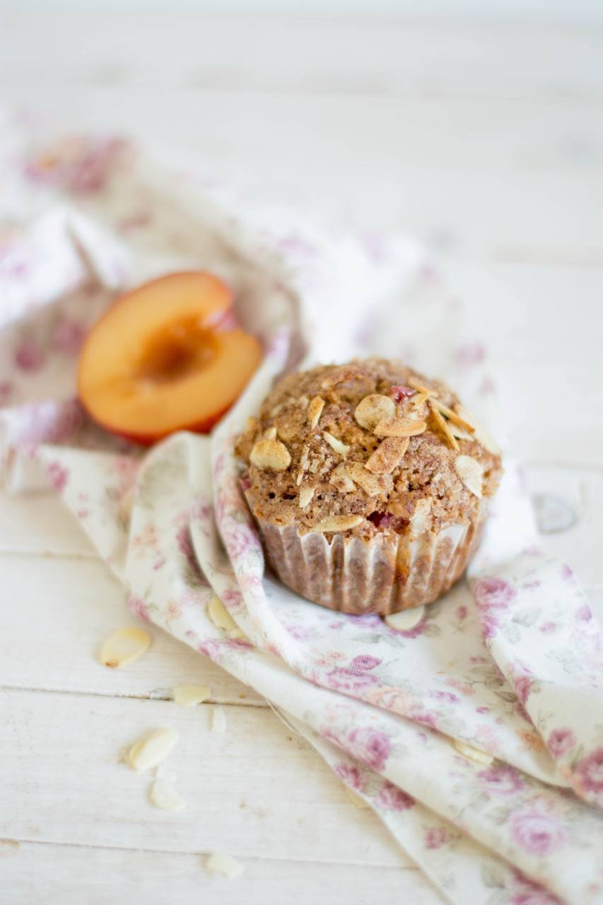 مافين الخوخ و اللوز